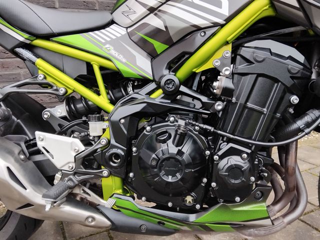 kawasaki - z900