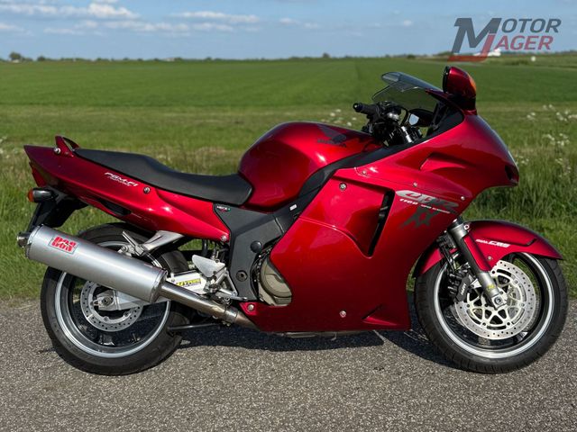 honda - cbr-1100--xx-super-blackbird
