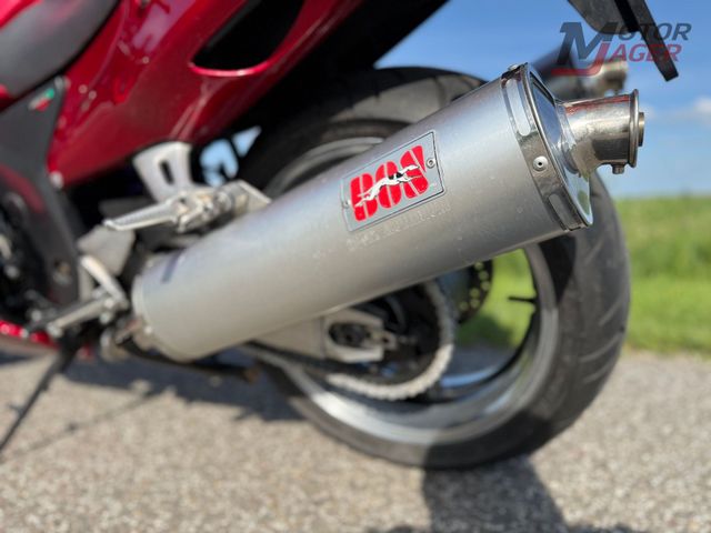 honda - cbr-1100--xx-super-blackbird