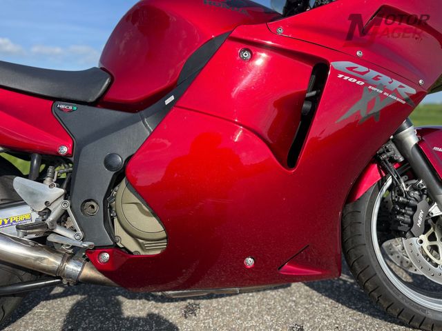 honda - cbr-1100--xx-super-blackbird
