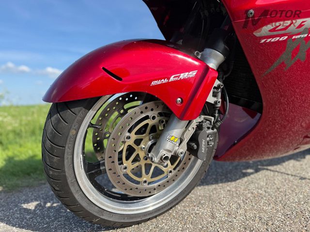 honda - cbr-1100--xx-super-blackbird