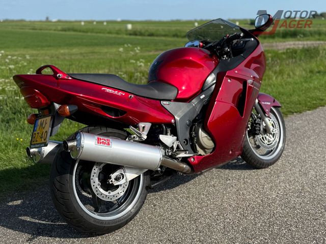 honda - cbr-1100--xx-super-blackbird