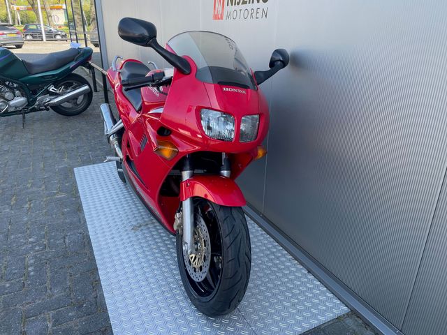 honda - vfr-750-f