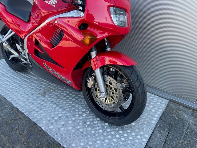 honda - vfr-750-f