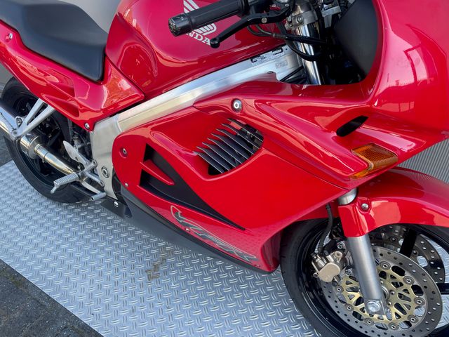 honda - vfr-750-f