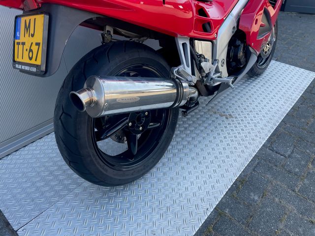 honda - vfr-750-f