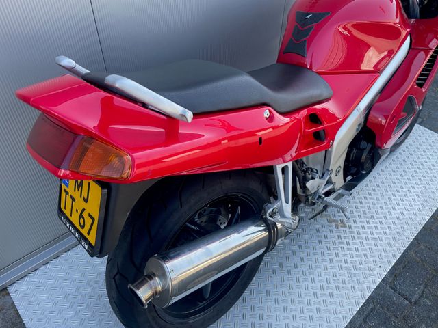 honda - vfr-750-f