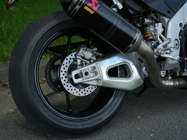 aprilia - tuono-v4-factory