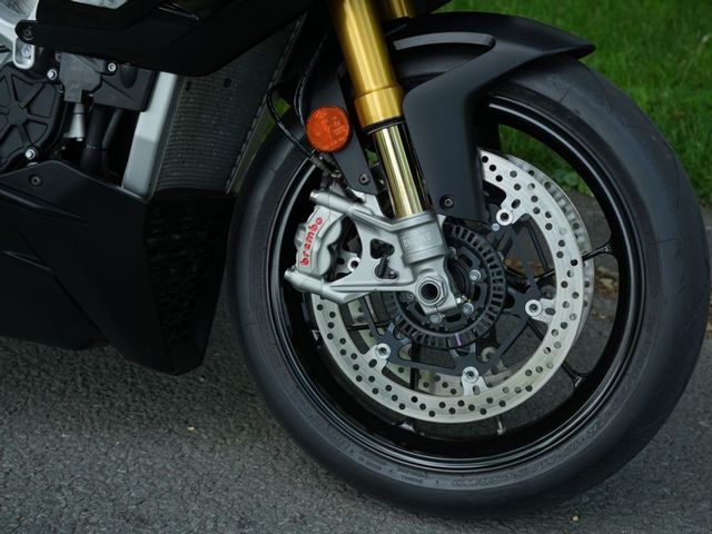 aprilia - tuono-v4-factory