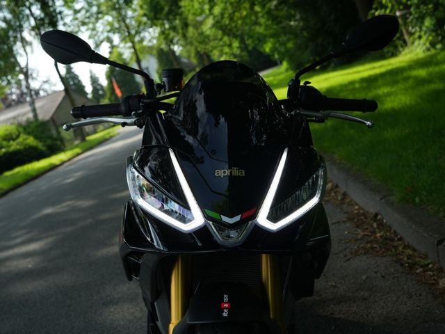 aprilia - tuono-v4-factory