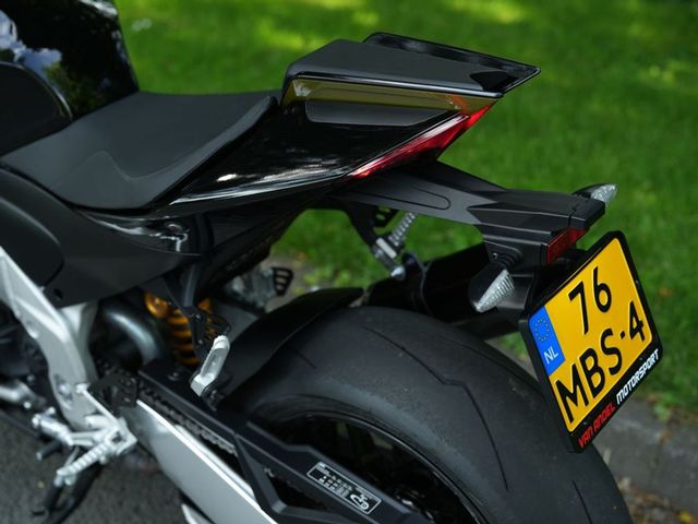 aprilia - tuono-v4-factory