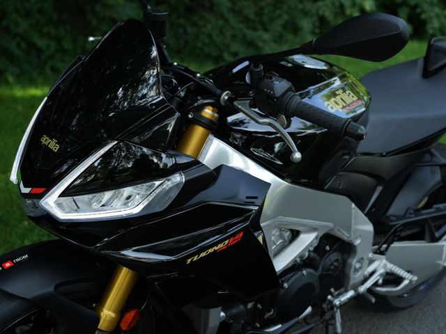 aprilia - tuono-v4-factory