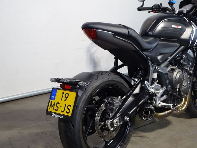 triumph - trident-660