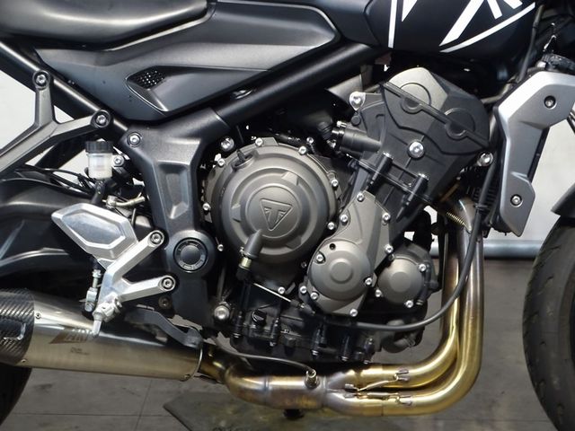 triumph - trident-660