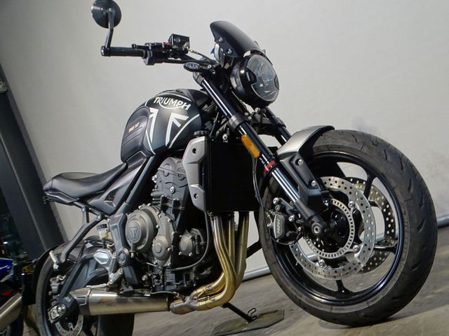 triumph - trident-660