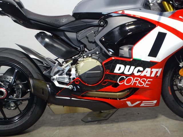 ducati - v2-superquadro-final-edition
