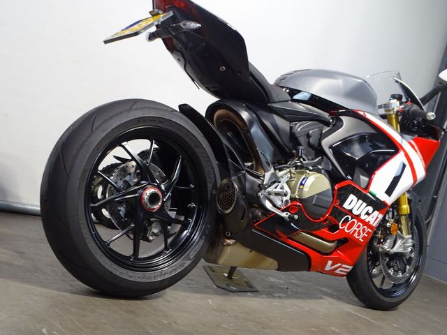 ducati - v2-superquadro-final-edition