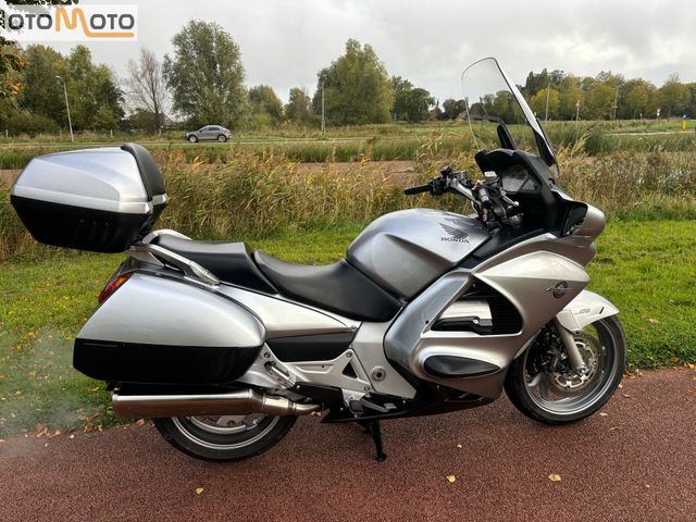 honda - st-1300-pan-european