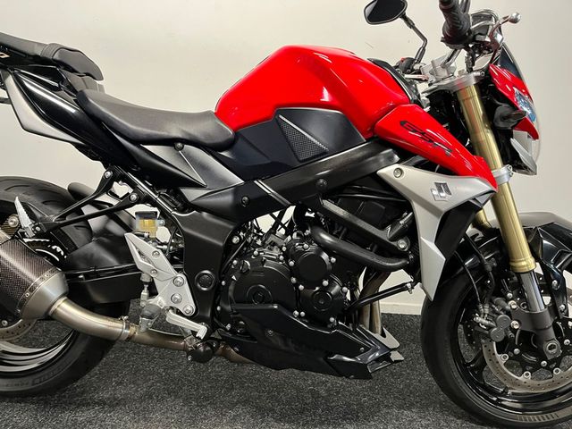 suzuki - gsr-750