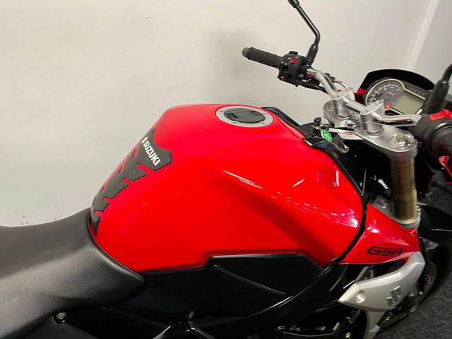 suzuki - gsr-750