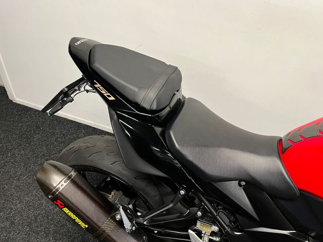 suzuki - gsr-750
