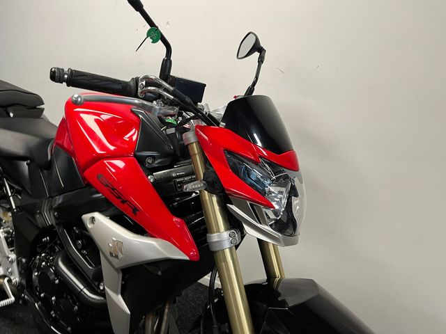 suzuki - gsr-750