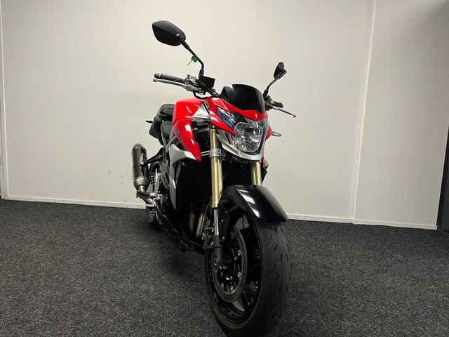 suzuki - gsr-750