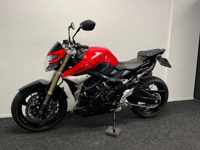 suzuki - gsr-750