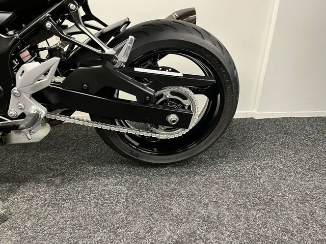 suzuki - gsr-750