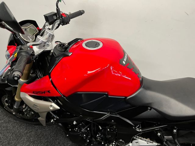 suzuki - gsr-750