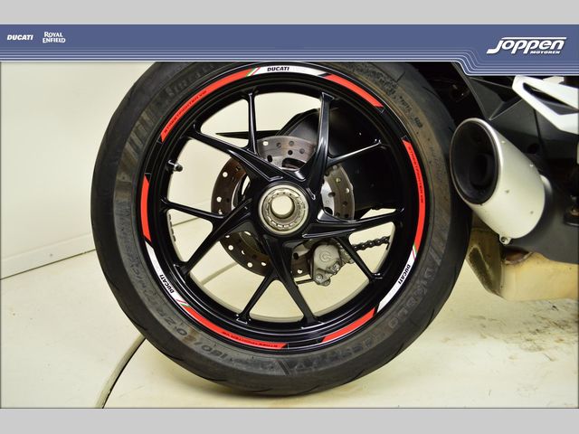 ducati - streetfighter-v2