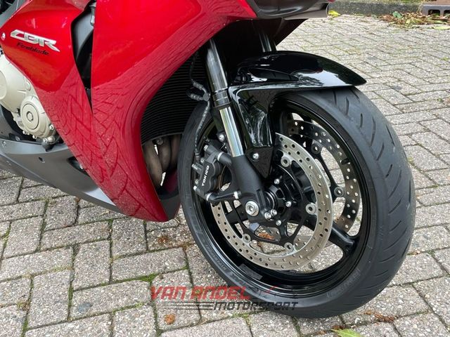honda - cbr-1000-rr-fireblade