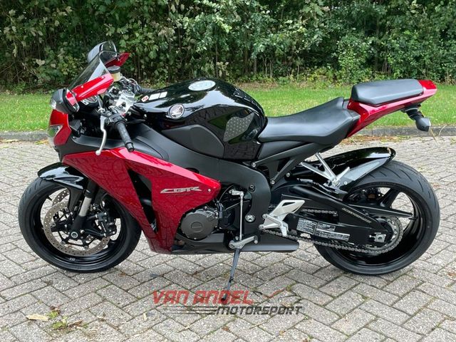 honda - cbr-1000-rr-fireblade