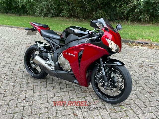 honda - cbr-1000-rr-fireblade