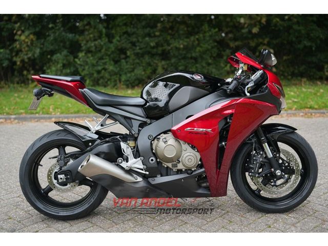 honda - cbr-1000-rr-fireblade