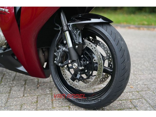 honda - cbr-1000-rr-fireblade