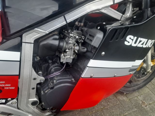 suzuki - gsx-r-750
