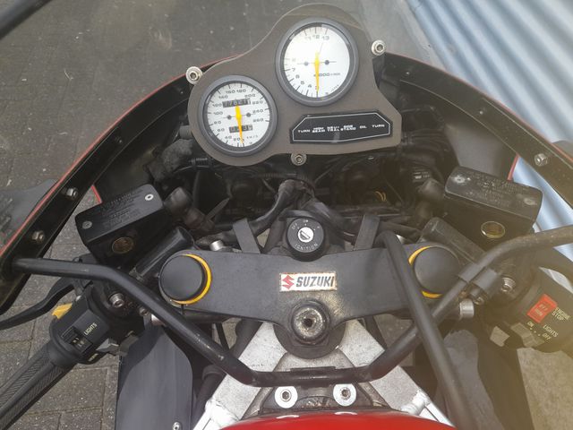 suzuki - gsx-r-750