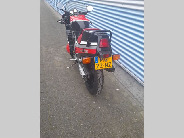suzuki - gsx-r-750