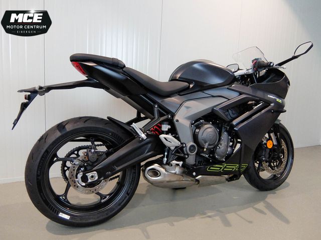 triumph - daytona-660