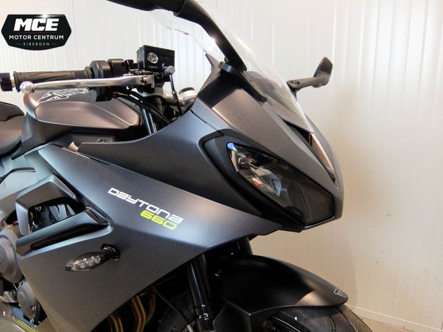 triumph - daytona-660