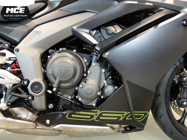 triumph - daytona-660
