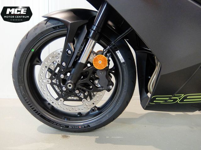 triumph - daytona-660