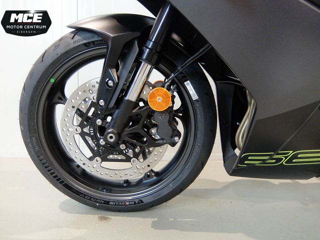 triumph - daytona-660