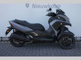 YAMAHA TRICITY 300