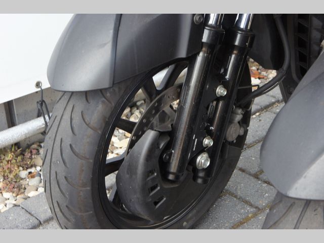 yamaha - tricity-300