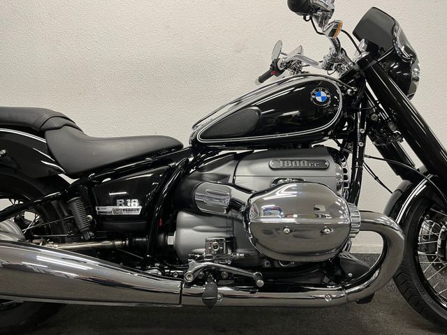bmw - r-18