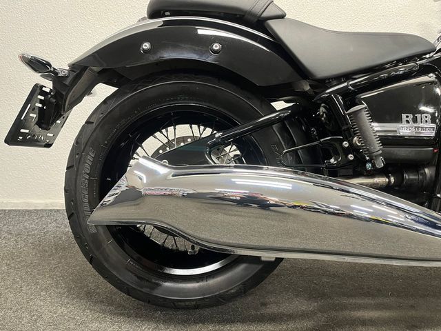 bmw - r-18