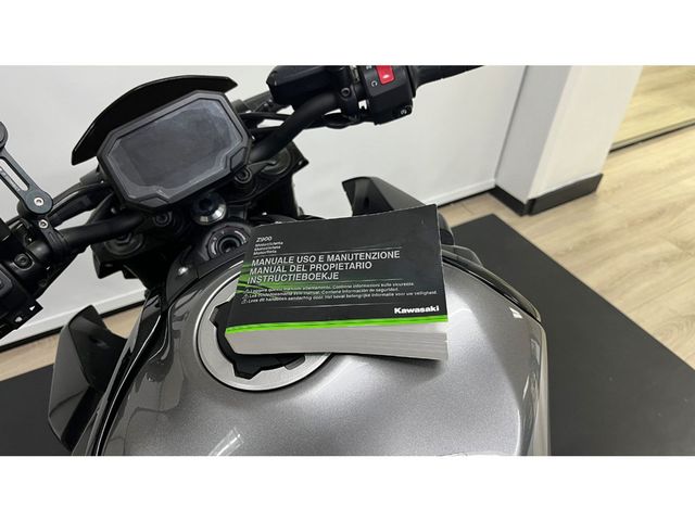 kawasaki - z900