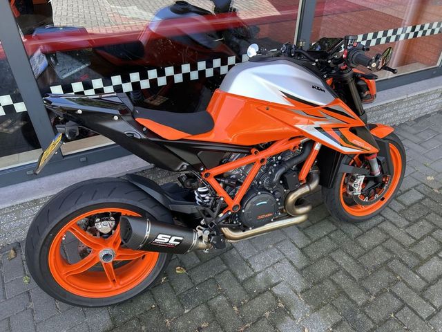 ktm - 1290-super-duke-r